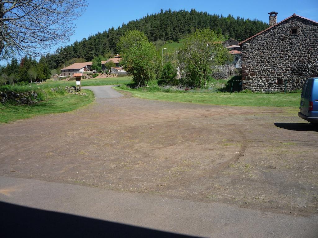 Le Gite Du Velay Bains Luaran gambar